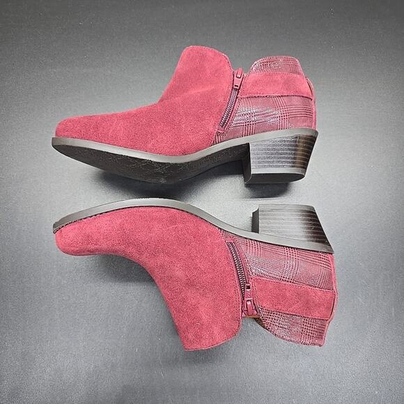 Vionic Wine Red Suede Ankle Boots with Buckles Ama Booties Sz 7.5 - Picture 5 of 11